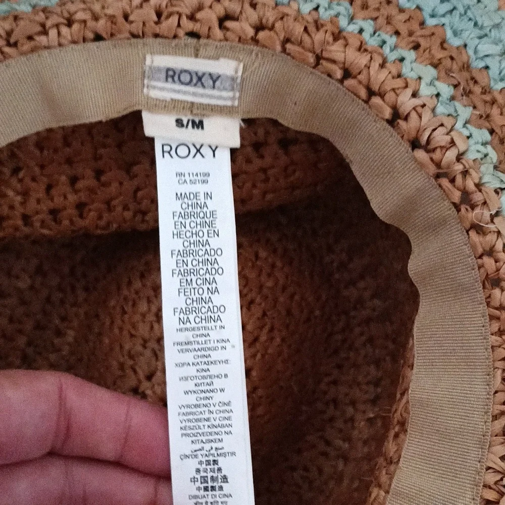 ROXY Sun Hat 🌞🦩 - Picture 7 of 8